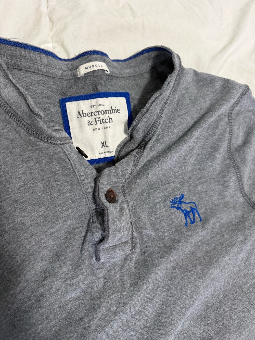 Abercrombie & Fitch Men's Gray Henley with Blue Moose Logo - XL